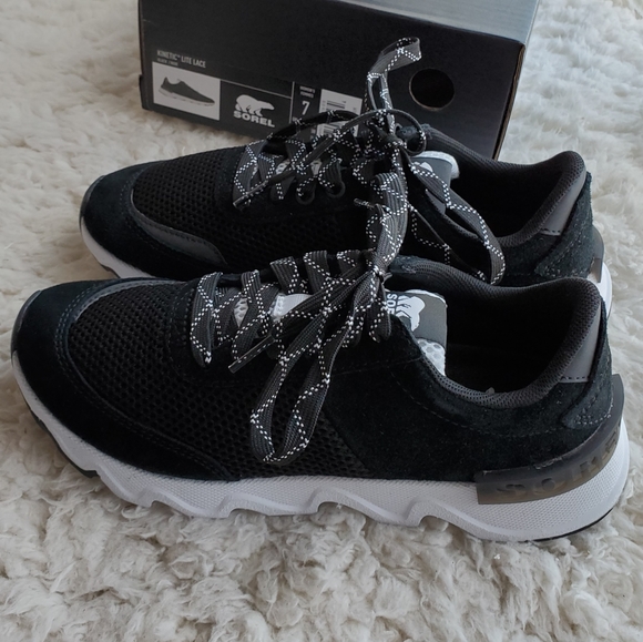 Sorel Kinetic Lite Lace Sneakers in black - Picture 7 of 10